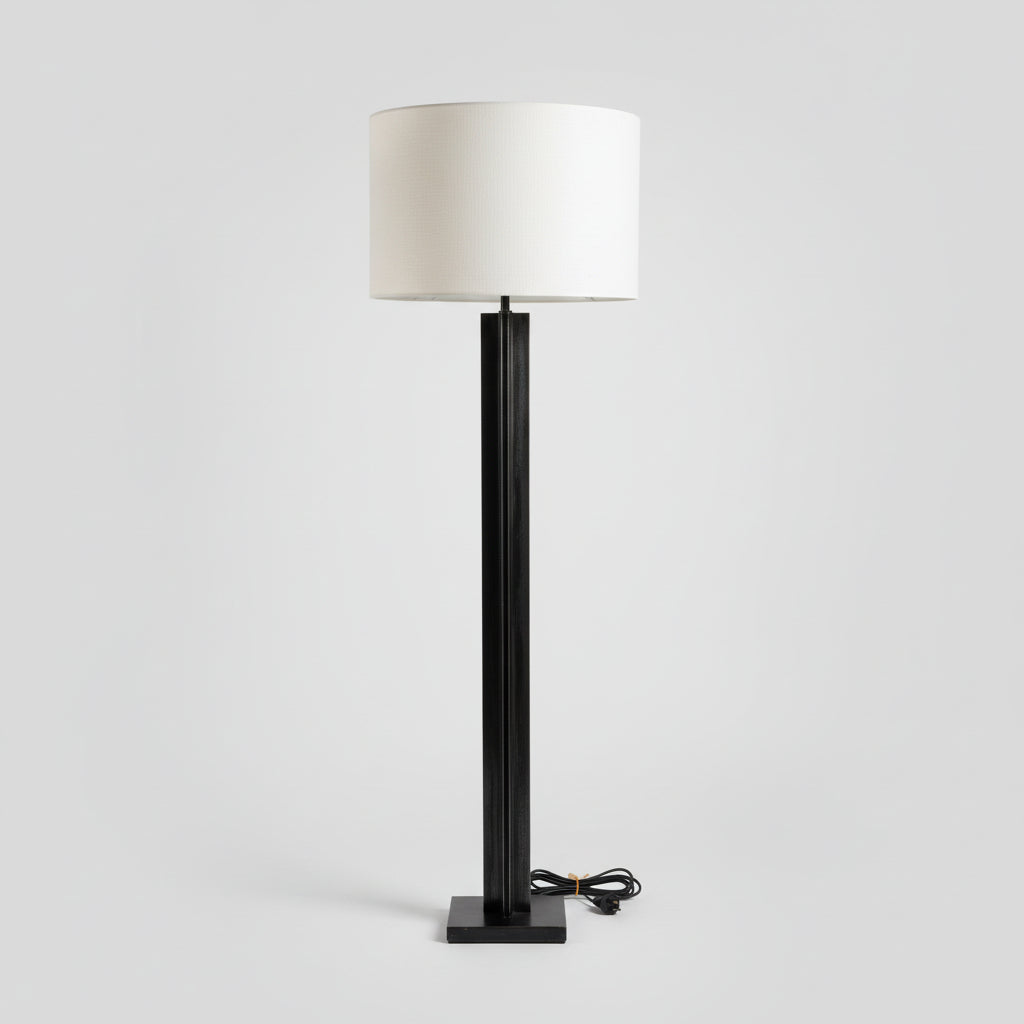 LAMPARA BASE HO C/ BASE CUADRADA 1,43H  CON PANTALLA DE GENERO 55X35H